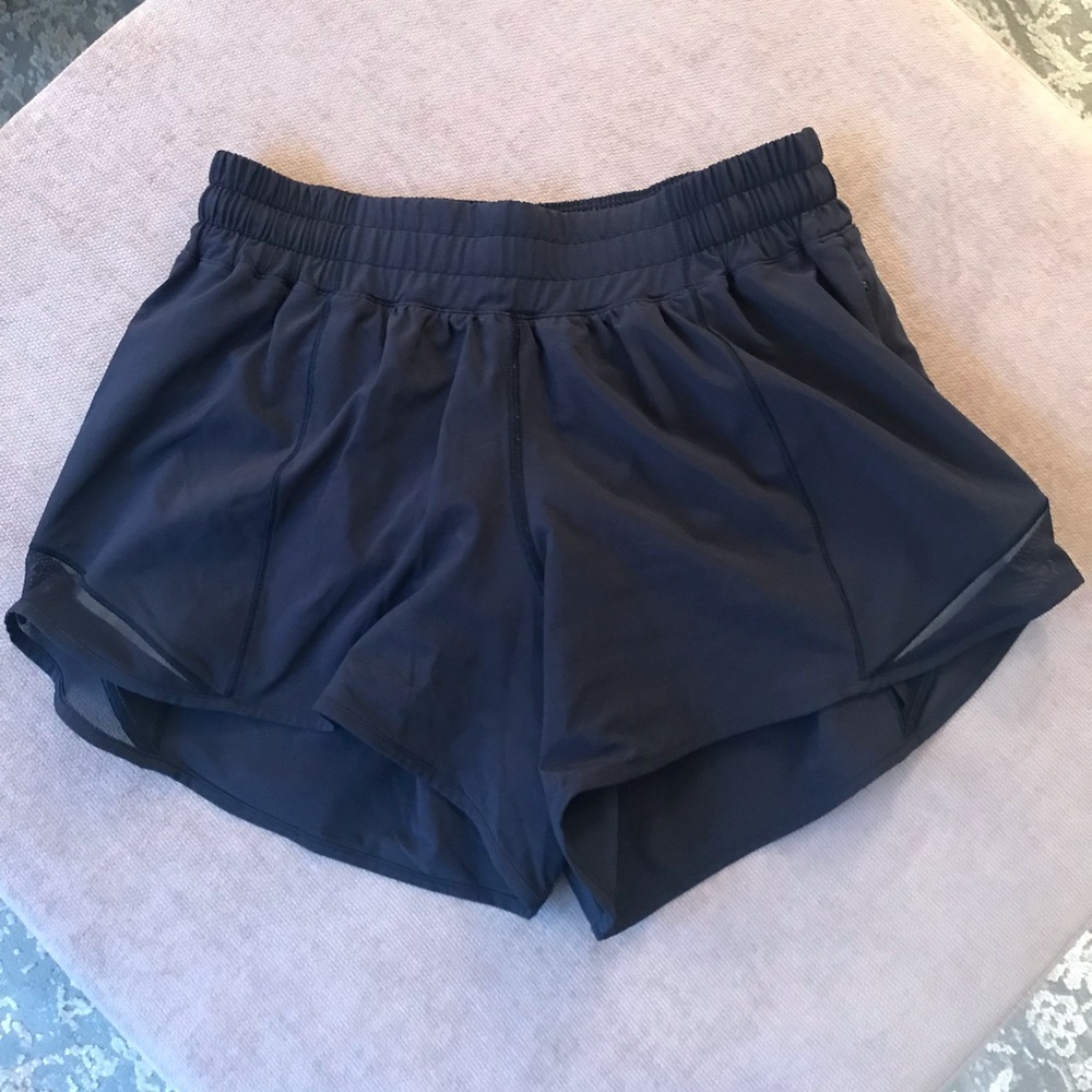 Lululemon Women’s Hotty Hot Short - Size 6